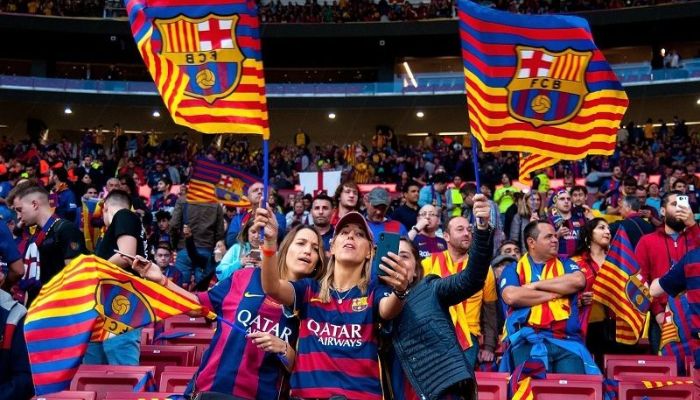 Cules đã chụp hình cùng cầu thủ Barca